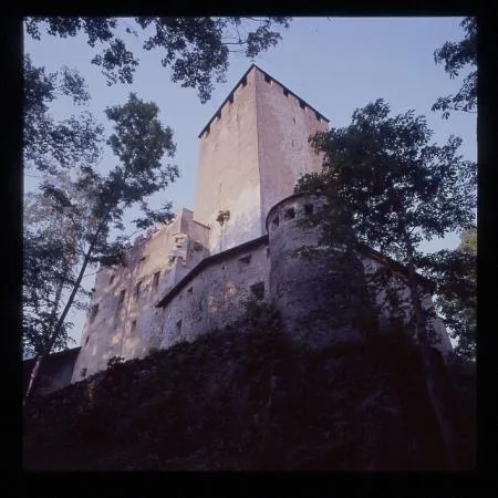 24a002.jpg