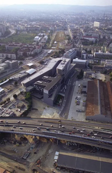 tcenter2a.jpg