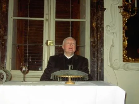 2_kubelka_im_planetensaal.jpg