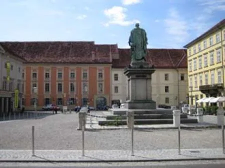 freiheitsplatz_graz_0.jpg
