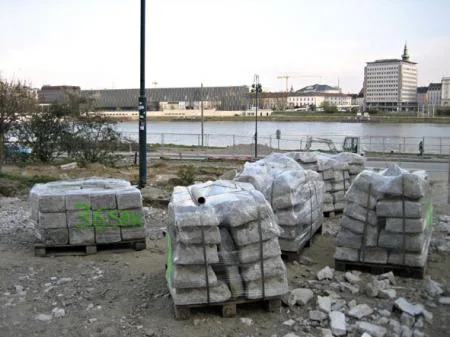 linz_09_07_aecplatz_donau_lentos.jpg