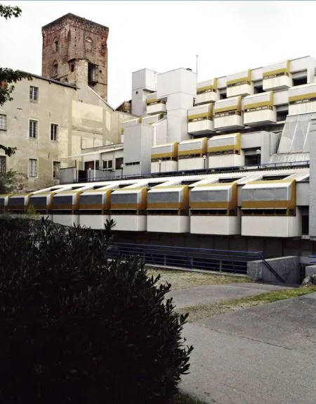 k_wallmueller_buch_detours_ivrea.hotel.bearb.jpg