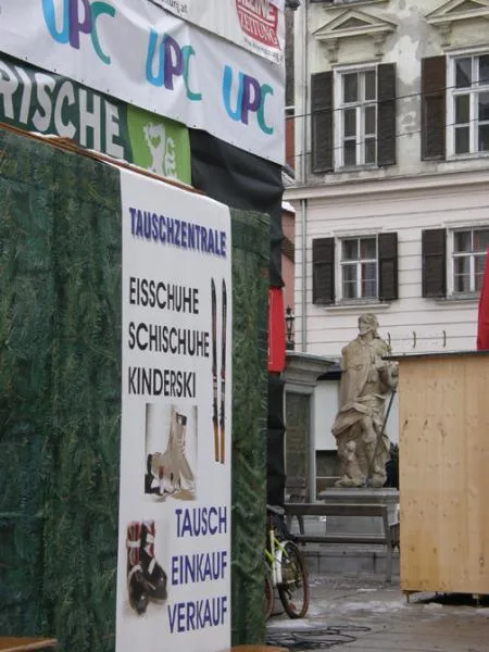 lechner_karmeliterplatz_3_statue_1p1120286.jpg