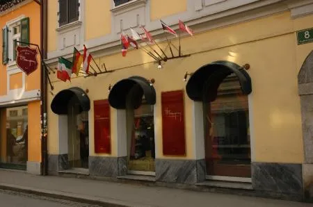 jakominiinterventionen_hemingwaybar.jpg