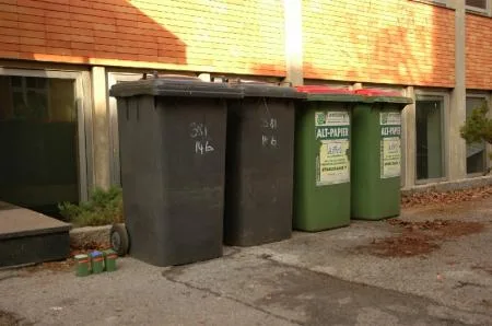 jakominiinterventionen_trashxxs.jpg