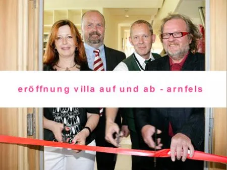 villa_auf_und_ab_eroeffnung_flecker_1.jpg