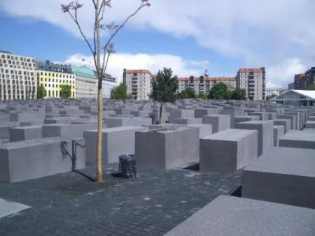 holocaustdenkmal12.jpg