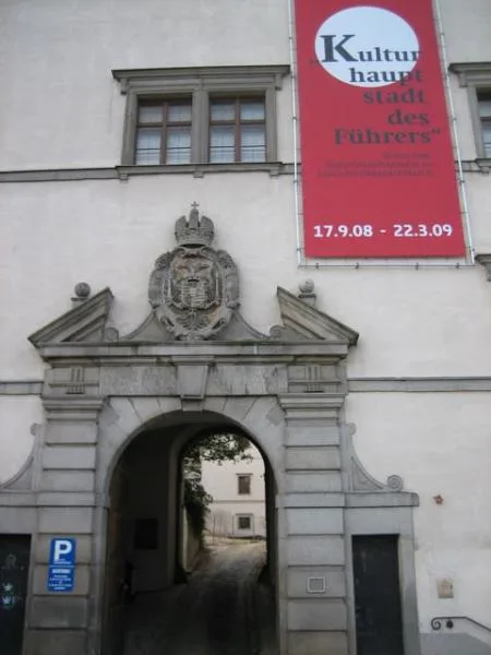 sonntag_258_22_hauptportal.jpg