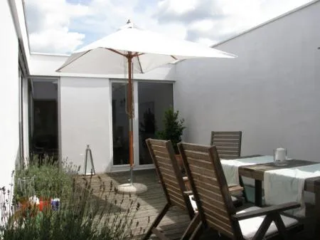 lechner_tiefes_haus_atrium.jpg