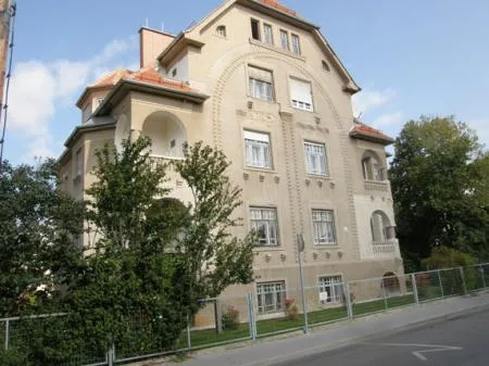 lechner_orf_bild_04_realisiertes_beamtenhaus.jpg