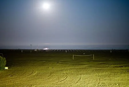 sonntag_283_gruber_nachtbadestrand.jpg