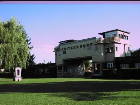 antje_strandbaeder_2_eingangsbau_zum_strandbad_kritzendorf.jpg