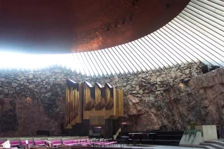 1felsenkirche_innen_0.jpg