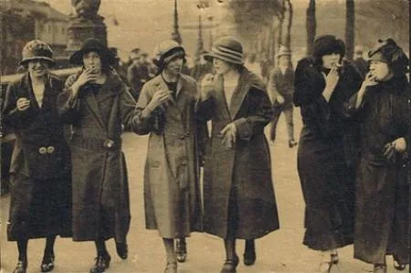 knaus_internationaler_frauentag_2011_titel_jepeg.jpg