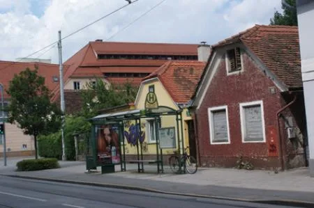 soko_altstadt_herbert_wippel_diese_vorstadthuser_sind_lt._bebauungsplan_nicht_mehr_schtzenswert_und_sollen_abgerissen_werden.jpg