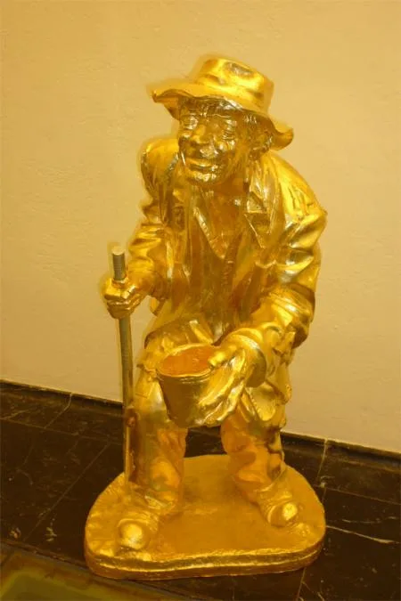 gruber_wir_sind_bettler_05_gustavtrogerglckhans.jpg