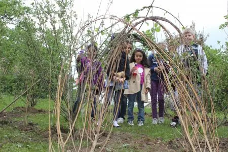 kinderbuero_rosenhain_bau_weidenhaus_2011.04.14_105.jpg