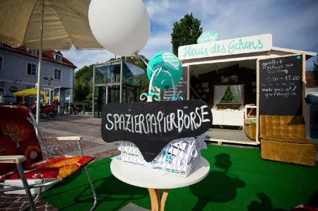 01_haus_des_gehens_2011_teresa_rothwangl__mg_0834.jpg