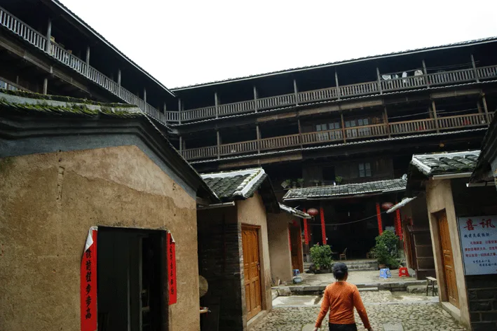 mitterberger_tulou_5_kopie.gif