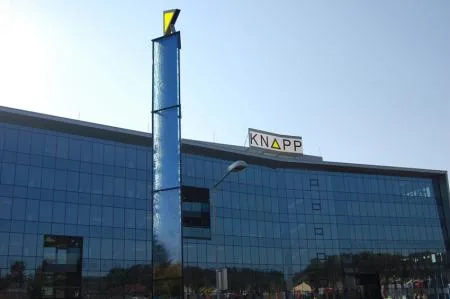 kate_kriesche_knappheadquater01.jpg