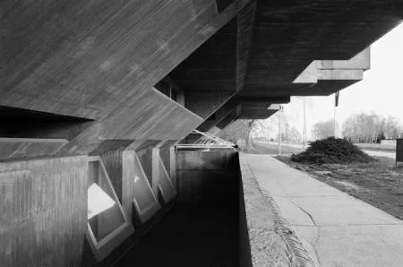 unfinished_06_elektroslavonia_office_osijek.jpg