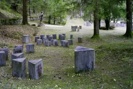 unfinished_08_memorial_monument_draga.jpg