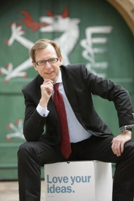 mracek_spiegelbild_foto_buchmann.jpg