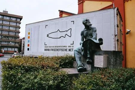 frische_fische_ausstellung_budapest_architektur_arge_loft_foto_markus_bogensberger_1.jpg