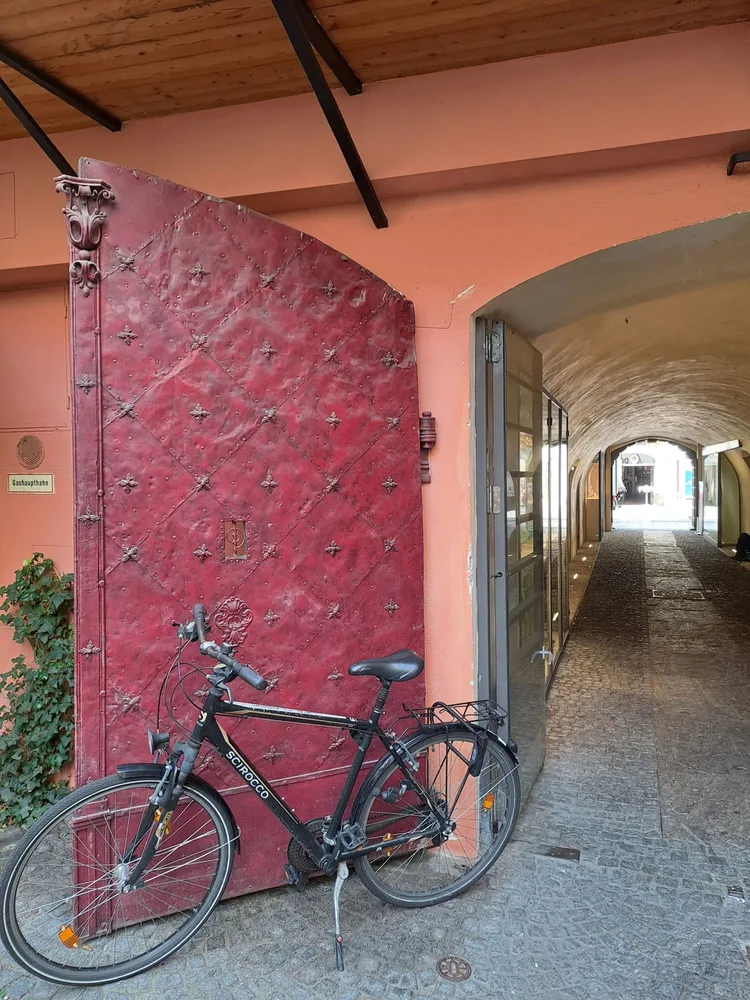 bild_11_herrengasse_3_versetztes_tor.jpg