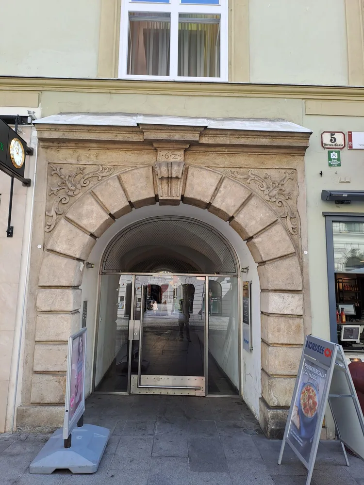 bild_3_herrengasse_5_portal.jpg