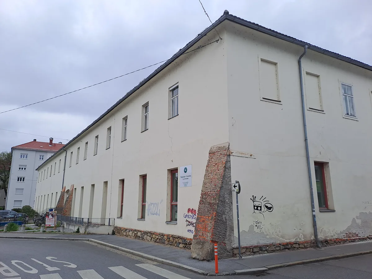 © Peter Laukhardt bild_7_reiterkaserne.jpg