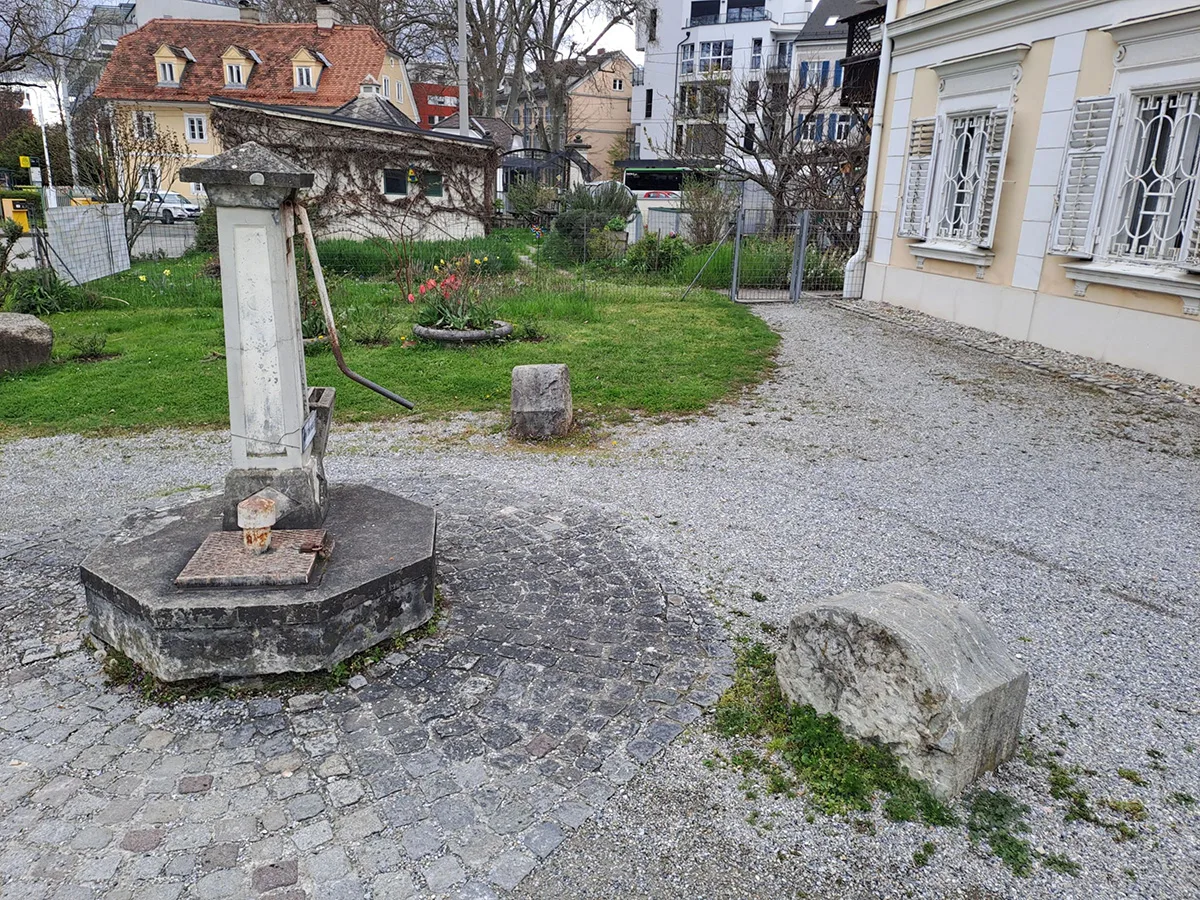 bild_17_burgfriedsteine_beim_pfarrhof.jpg