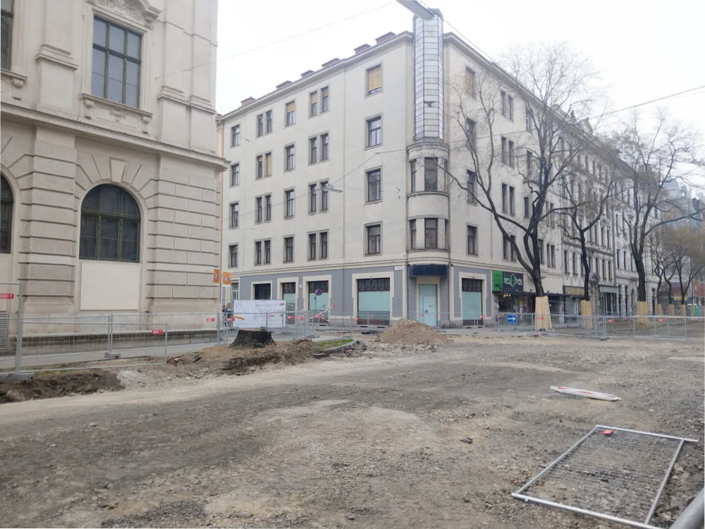 bild_2_ohne_autoverkehr_werden_gebaude_in_der_prasenter.jpg