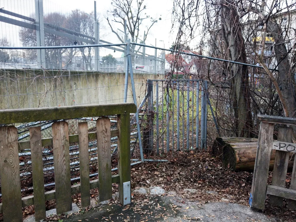 bild_10_absprerrung_oeversepark.jpg