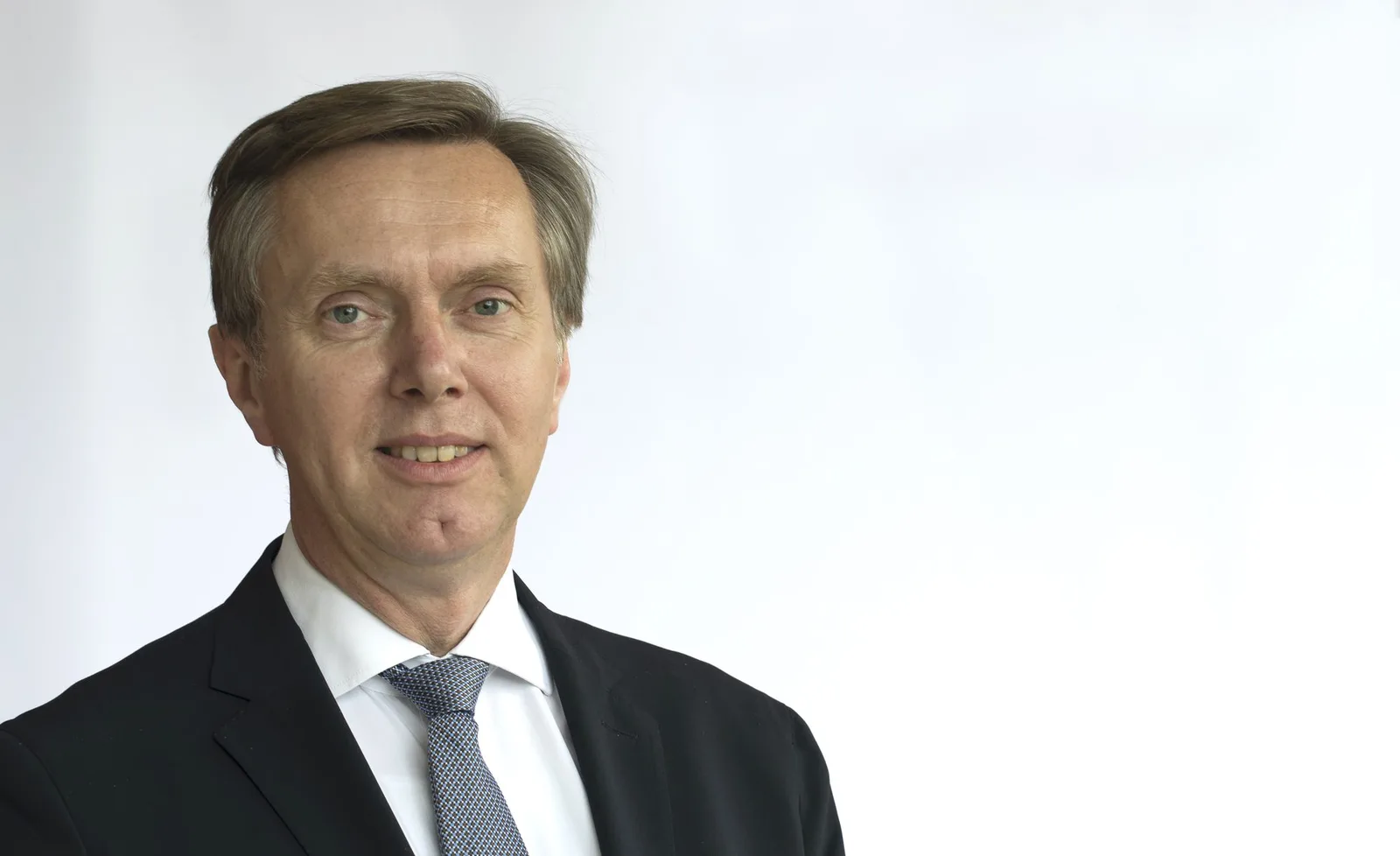 Potrait Dr Christoph Bazil