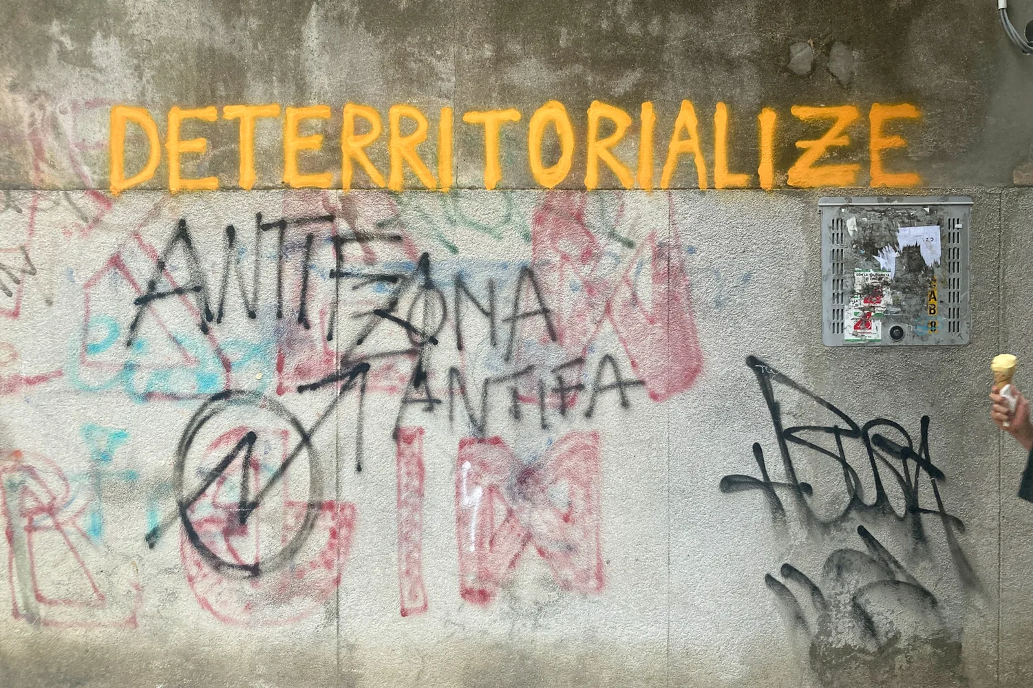 Protest trifft auf Tourismus im venezianischen Alltag