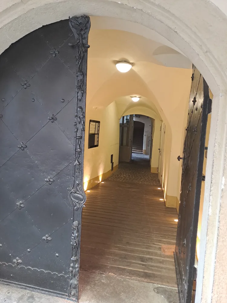 Bild 14 Hauptplatz 11, Eingang Sporgasse