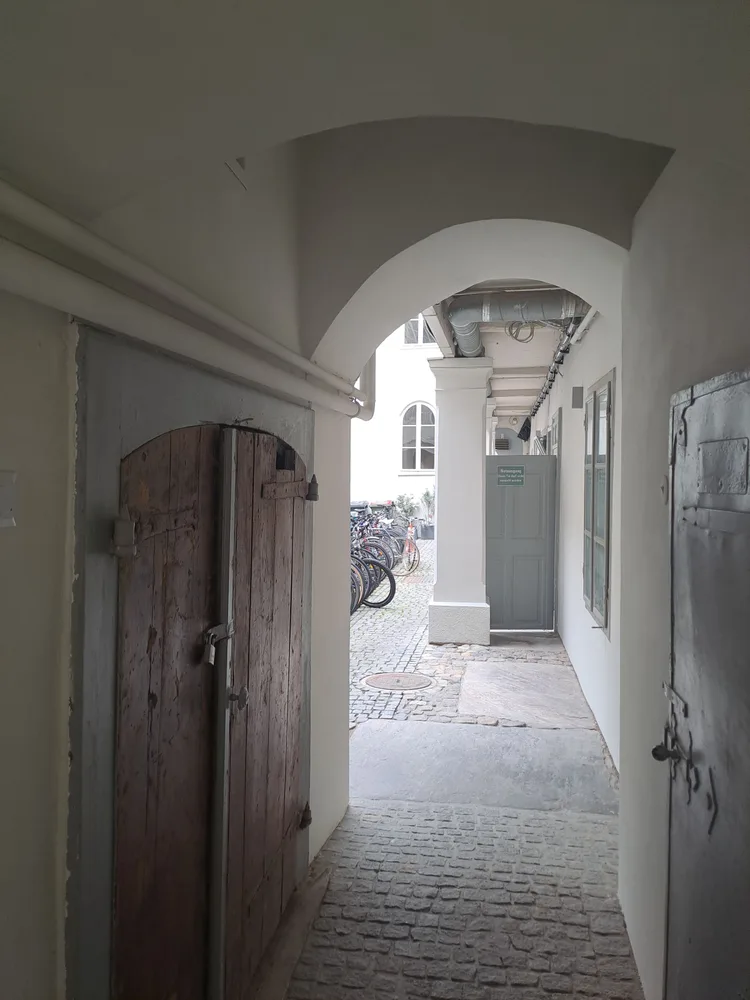 Bild 7 Verbindungsgang im Eselstall