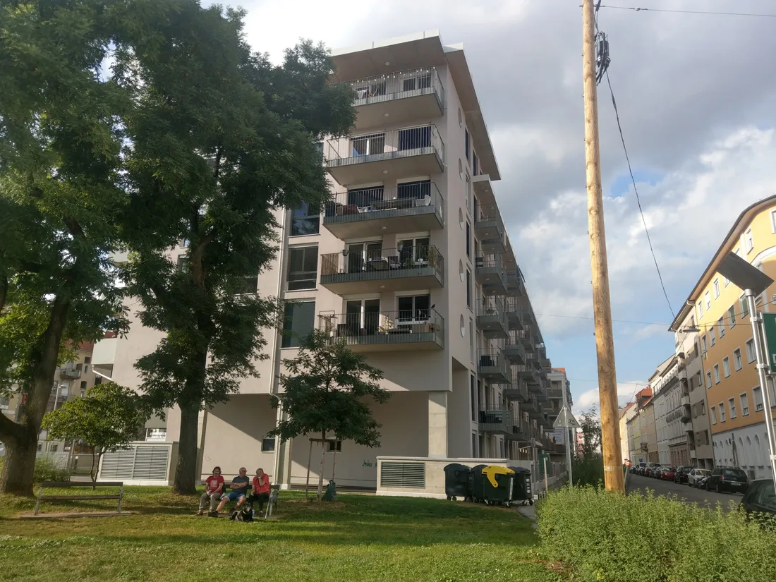 Rankencity Graz Park TG-Lüftungschächte und Mülltonnen