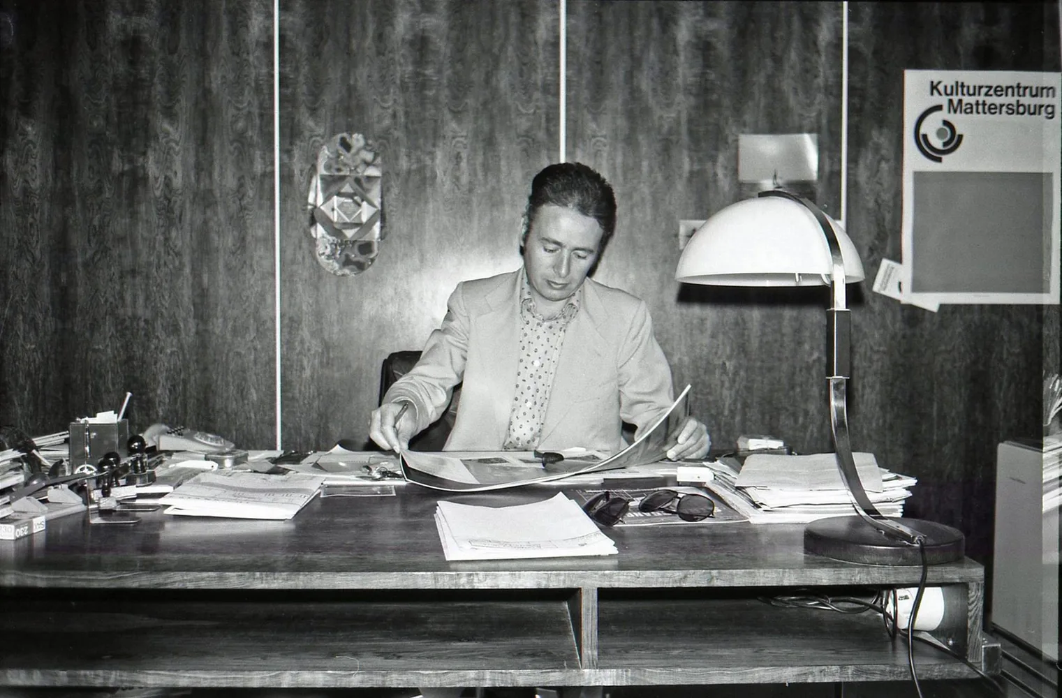Herwig Udo Graf in seinem Büro 1976