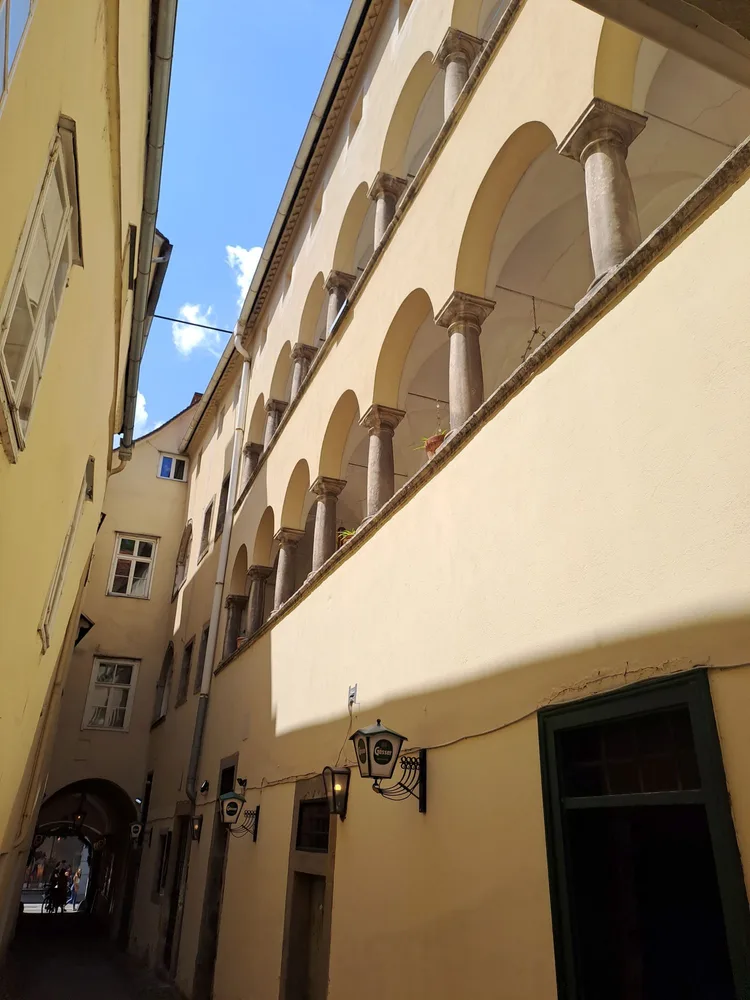 © Peter Laukhardt Graz, Sackstraße 12, Arkaden in der Durchfahrt, 2024