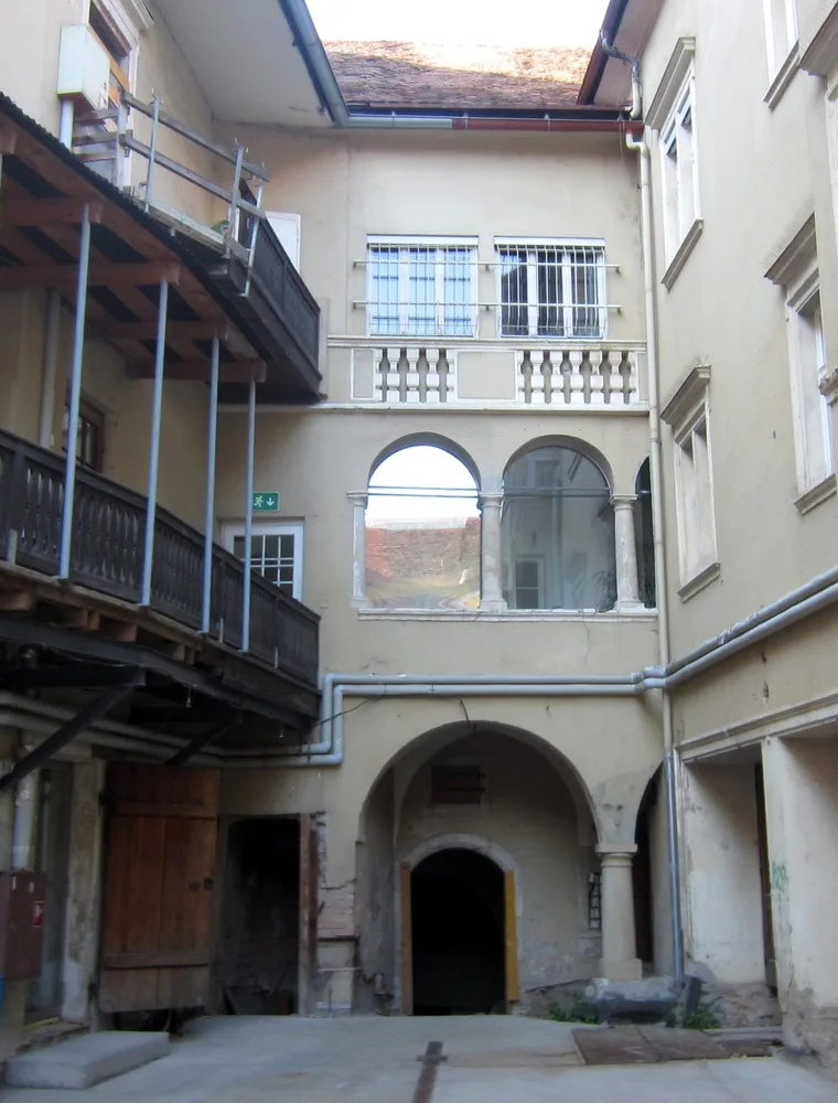 © Peter Laukhardt Graz Kaiser-Franz-Josef-Kai 10, Admonterhof, Arkade