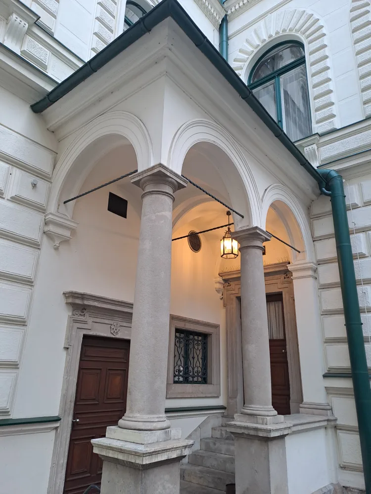 Jungferngasse 2, Stiegenaufgang im Hof, Graz 2024