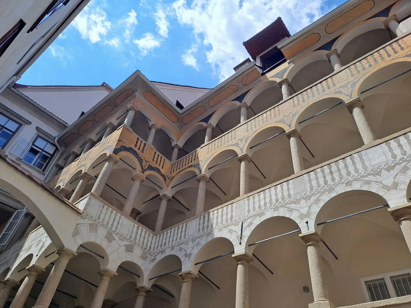 © Peter Laukhardt Bild 4 Hauptplatz 16, Arkaden und Loggia
