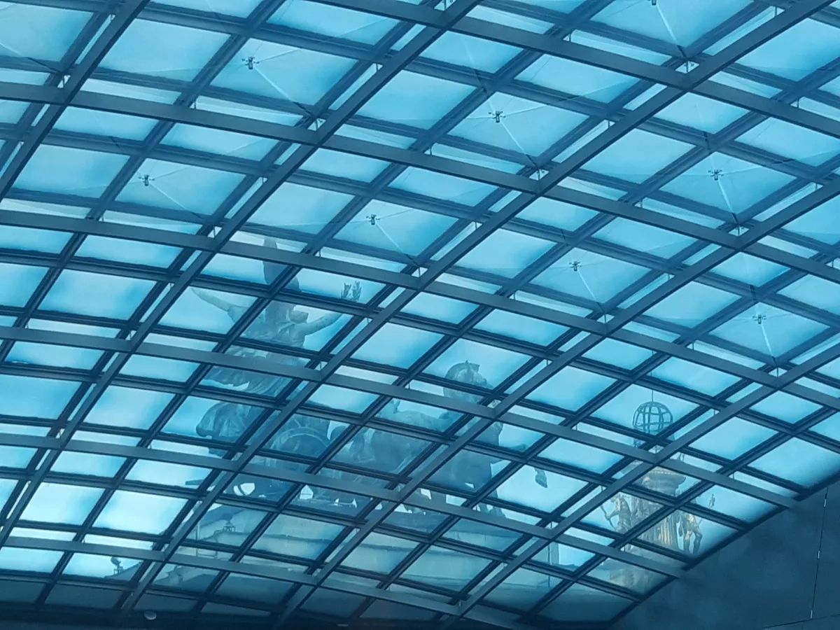 © Petra Kickenweitz Blick durch die Kuppel des österreichischen Parlaments, Wien, 2024