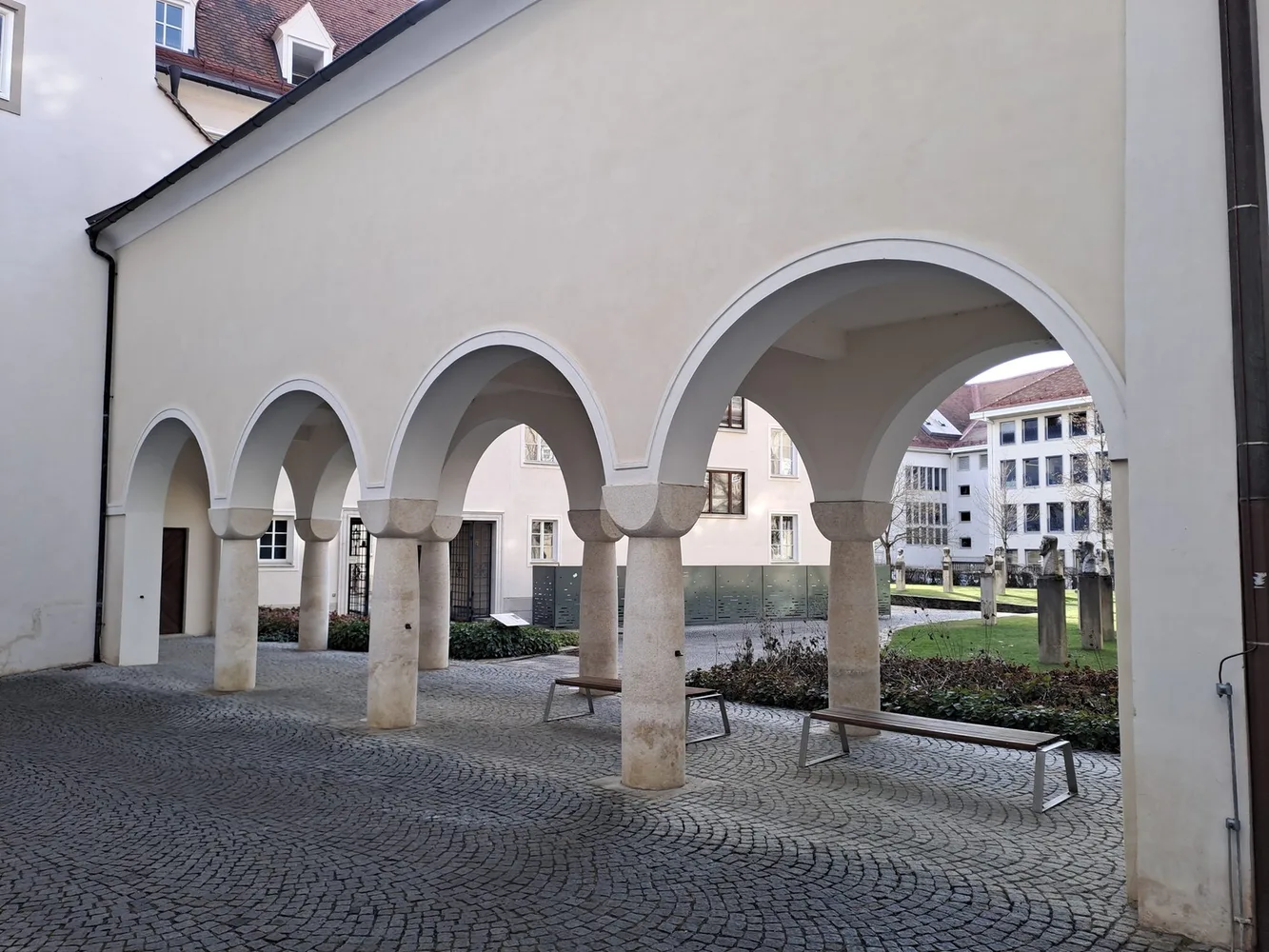 © Peter Laukhardt Bild 11, Hofgasse 15, Arkaden von 1950