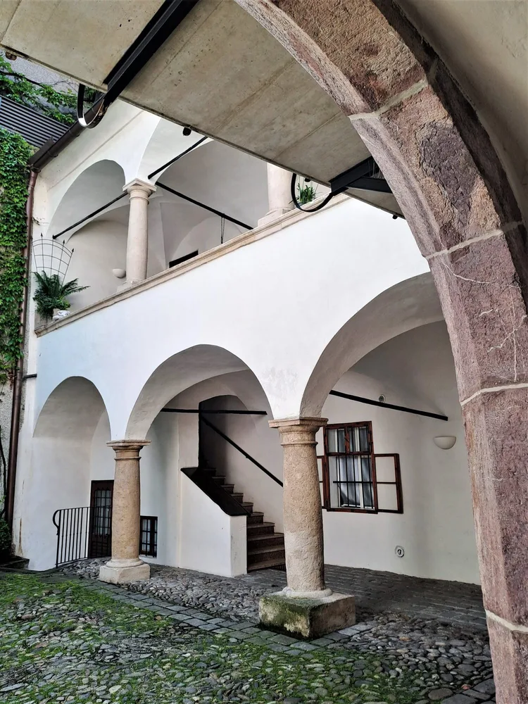 Bild 9 Bürgergasse 3, Arkaden im 2. Hof