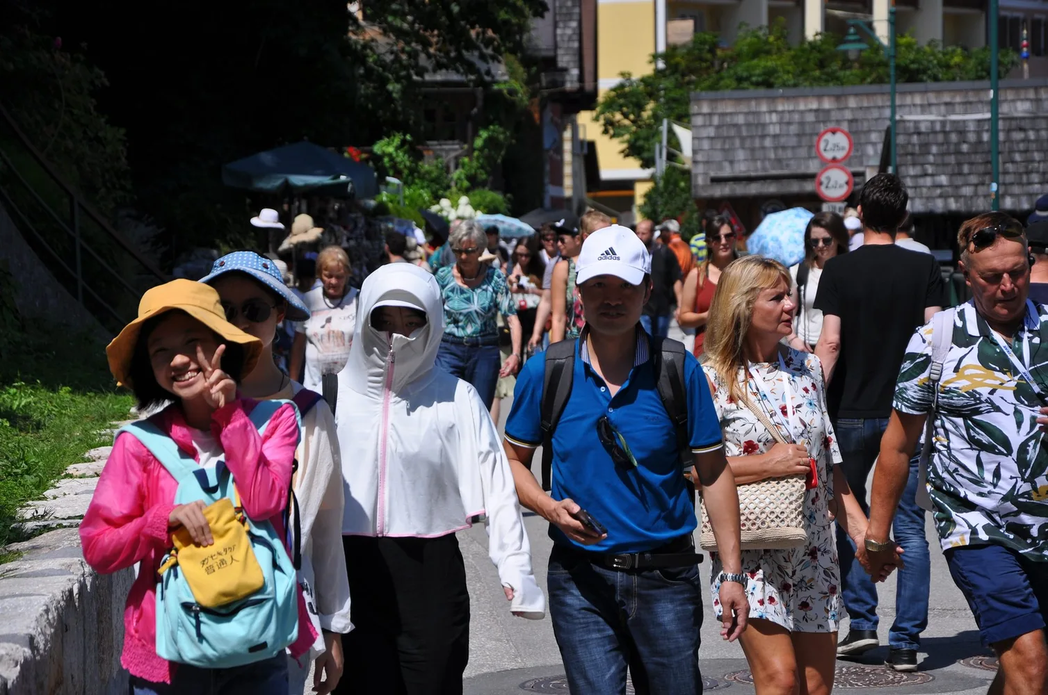 Menschen auf der Seestraße