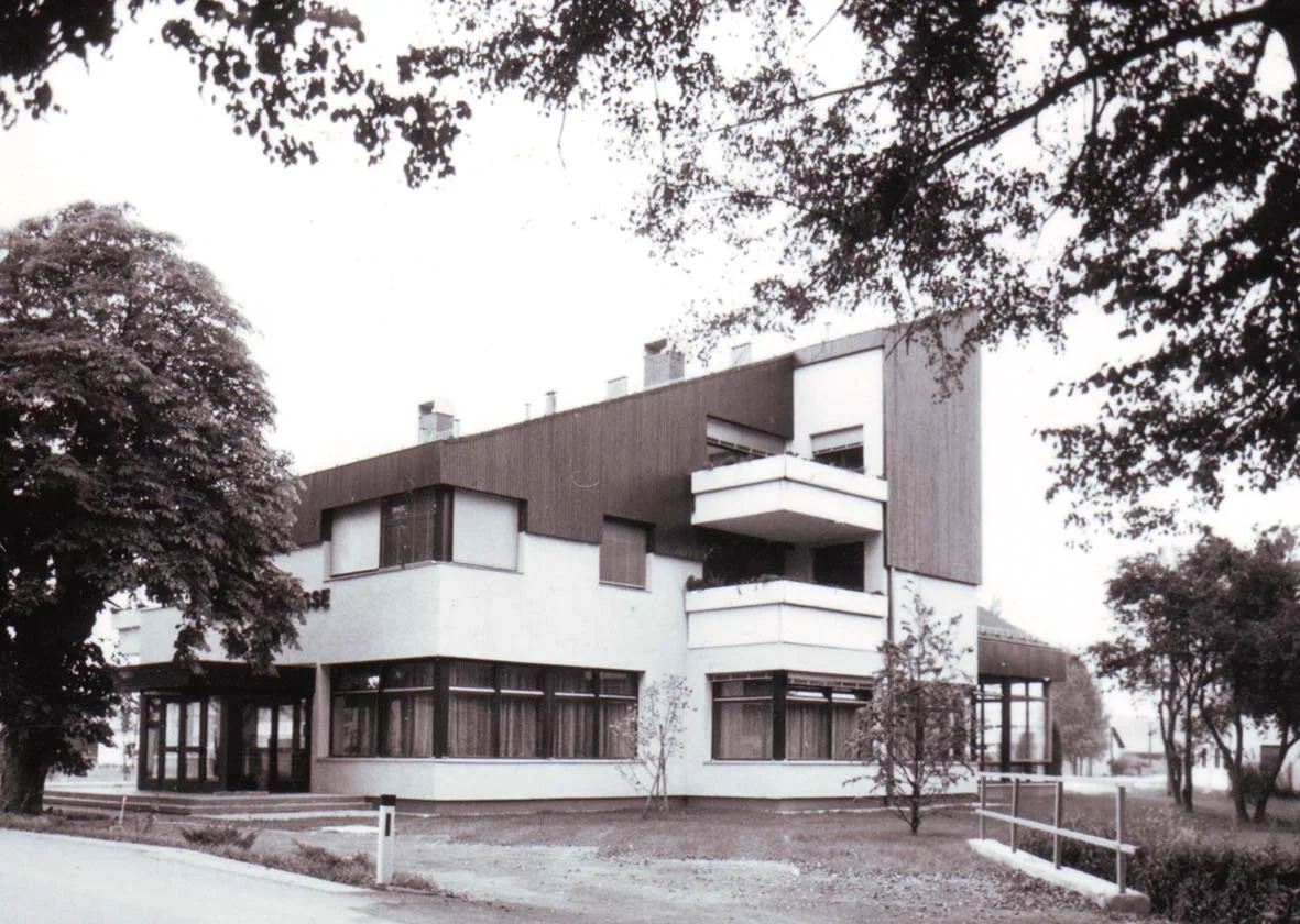 Erika und Gerhard Lojen, Gemeindeamt, Bankfiliale und Wohnhaus, 1978, Wolfsberg im Schwarzautal, © Erika Lojen