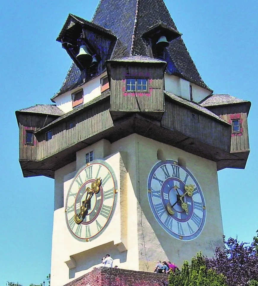 Bild 3: Der Uhrturm und seine Glocken, Foto: Laukhardt